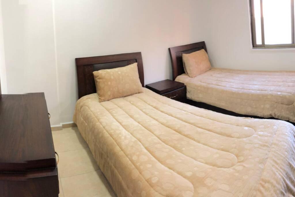 Apt 4 Rent/A Quiet Neighborhood Close To Services Amman Extérieur photo